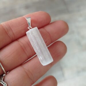 Colgante cuarzo blanco en crudo