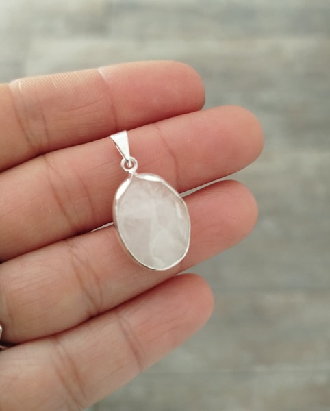 Colgante óvalo piedra Cuarzo Blanco